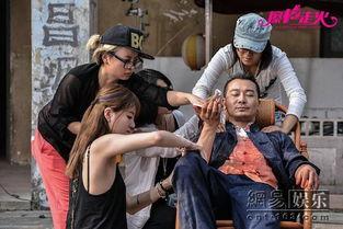 擦枪走火演员表,揭秘幕后英雄，演员阵容大揭秘