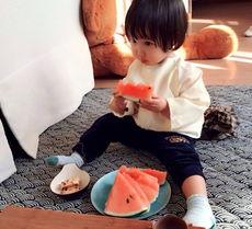 睁大眼照片