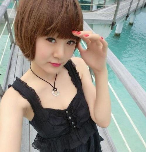 周弋楠照片,光影交织下的魅力瞬间